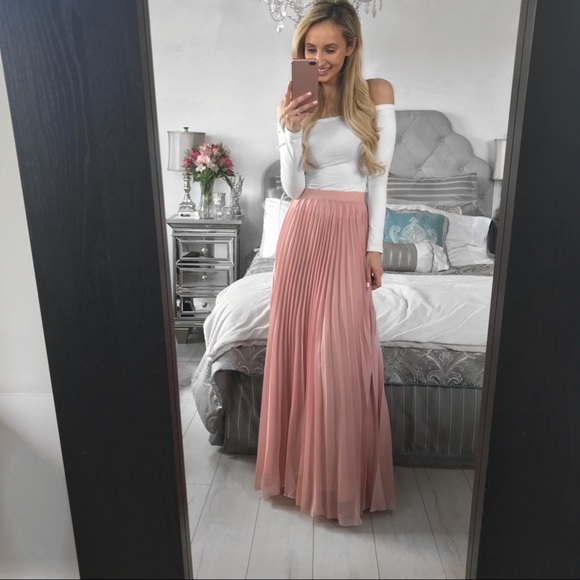 LAST ONE!!! Blush Chiffon Maxi Pleated Skirt - Picture 4 of 7